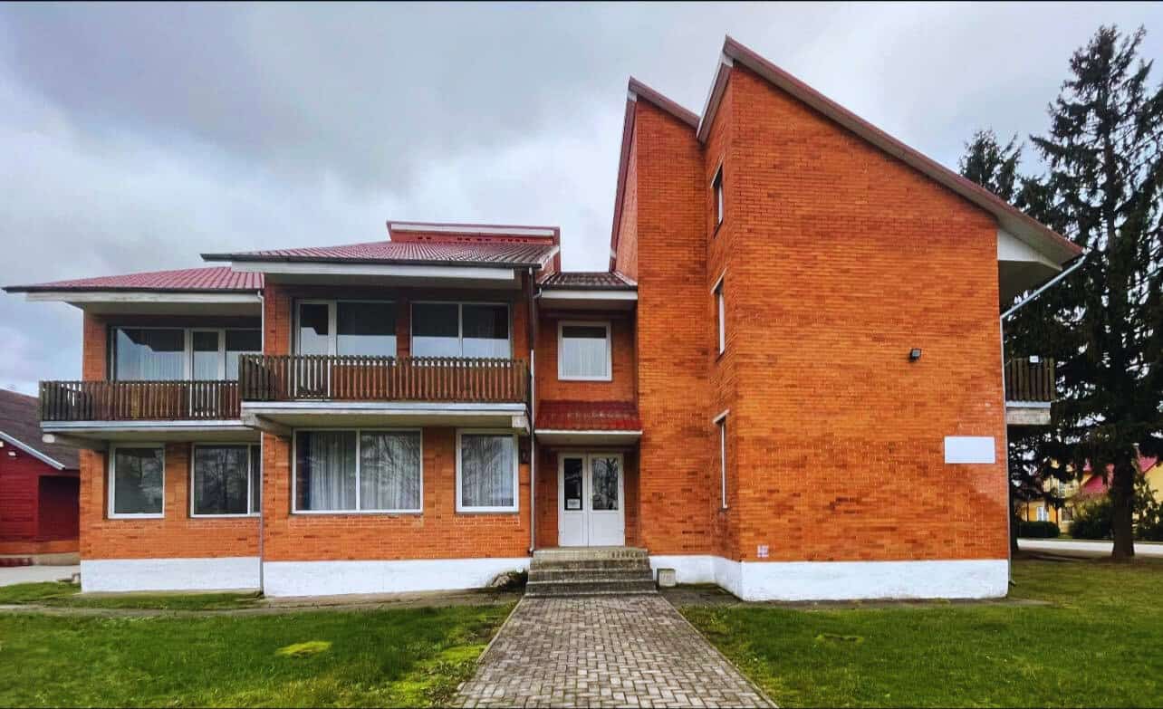 Girdžių senelių namai